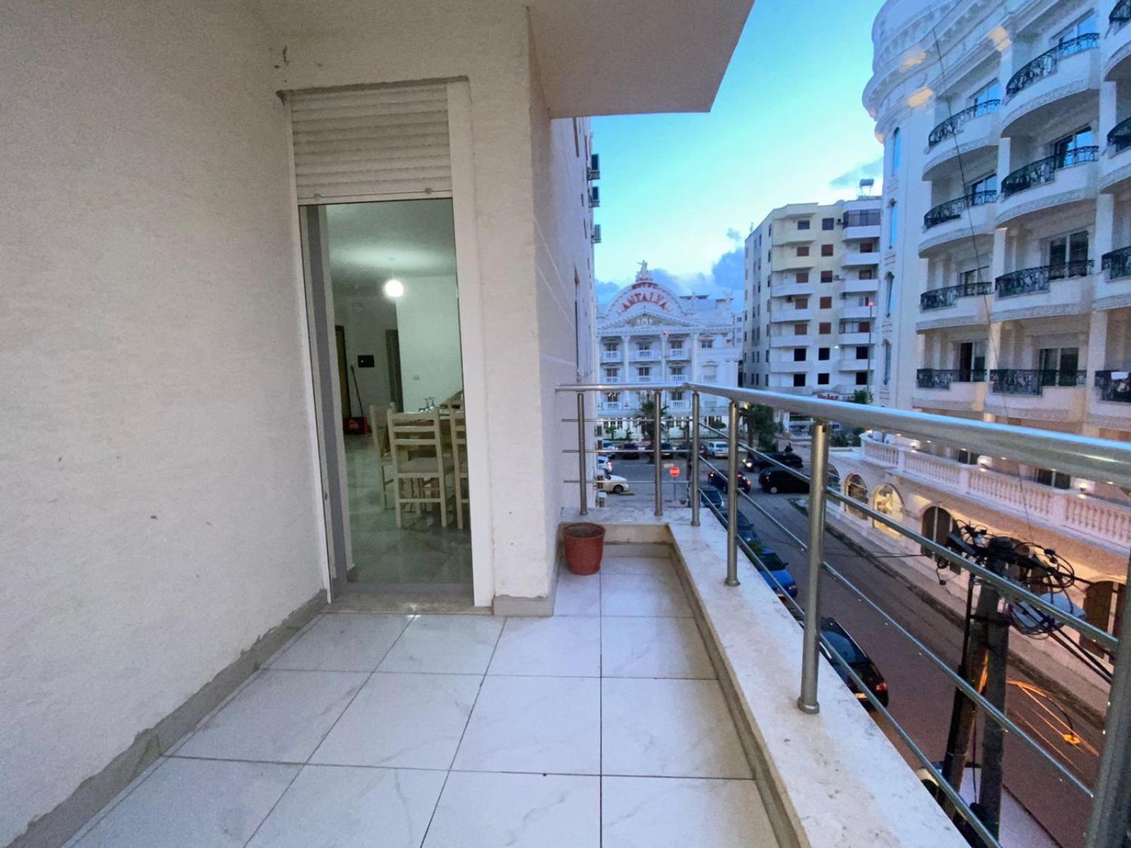 Ec Apartment