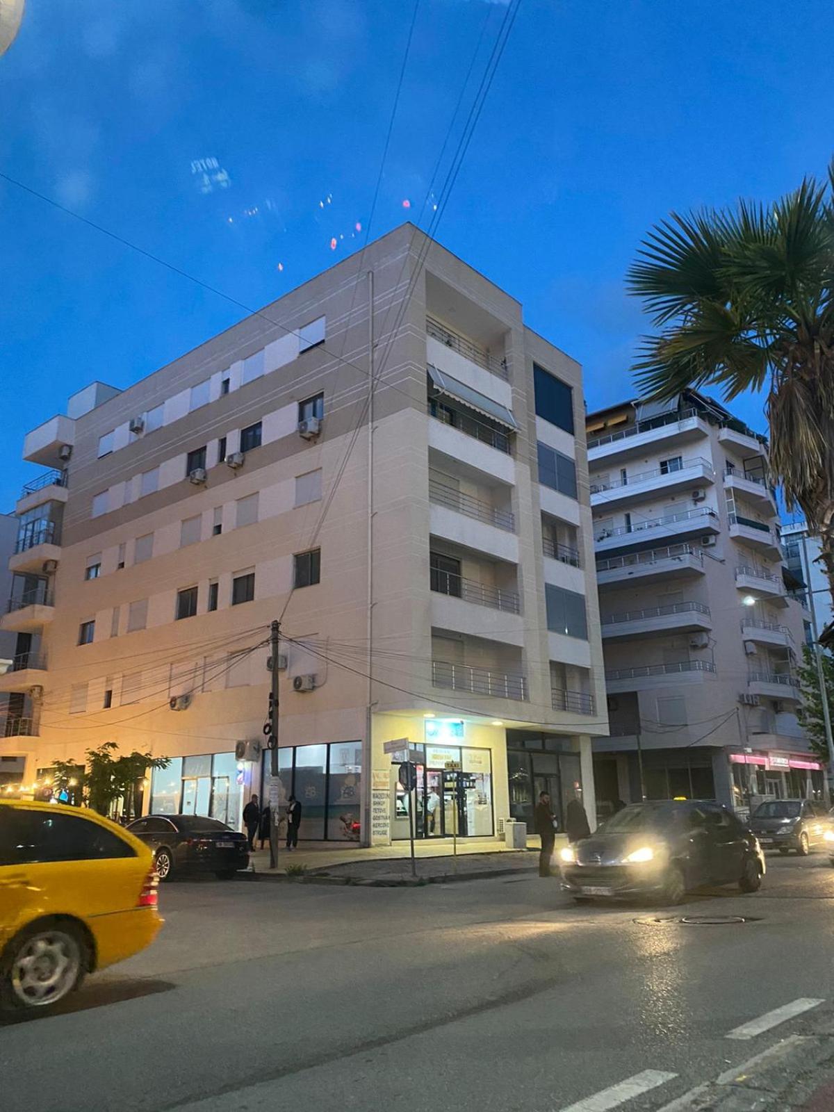 Ec Apartment *